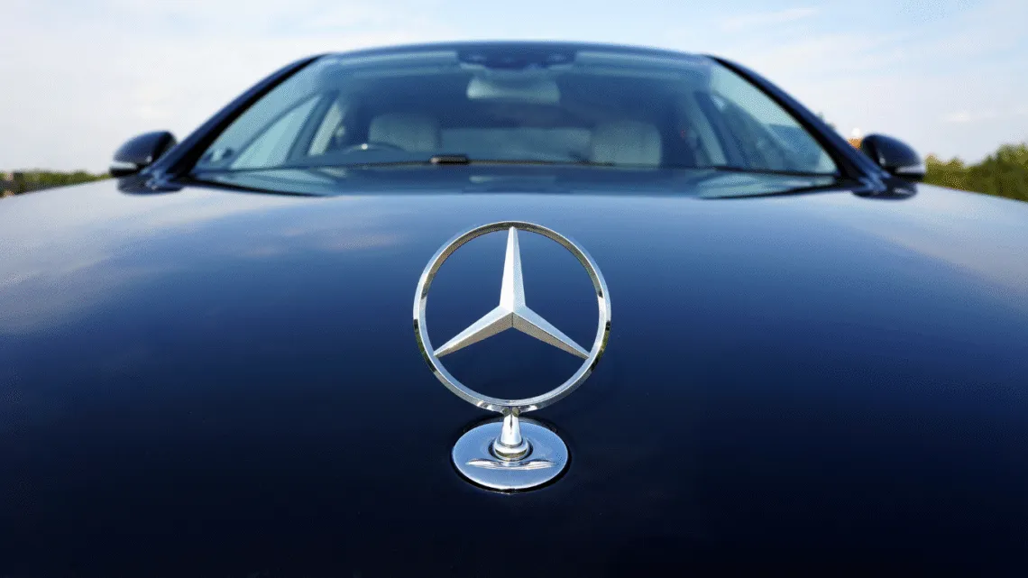 Mercedes Benz Recalls one million old cars