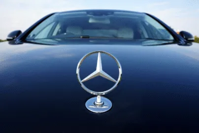 Mercedes Benz Recalls one million old cars